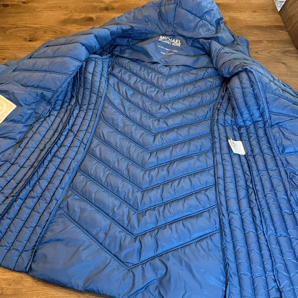 Michael Kors Women's Large Navy Ultra Lightweight Winter Jacket